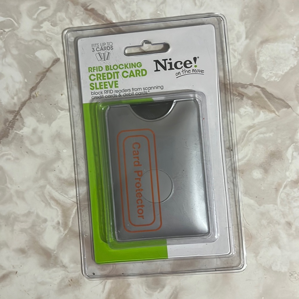 Nice! RFID Blocking Credit Card Sleeve